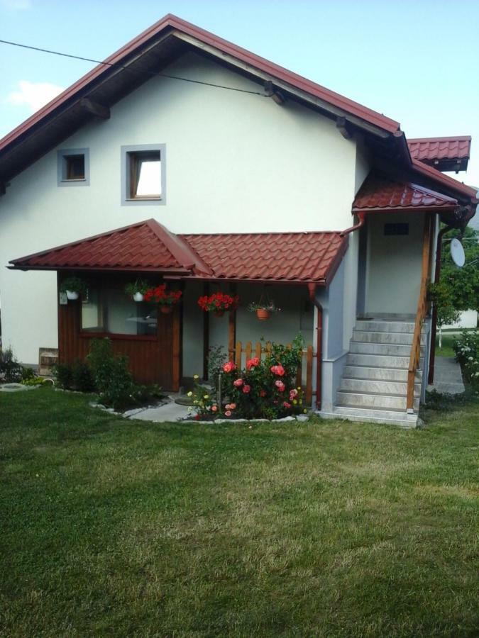 House Sara Apartamento Korenica Exterior foto