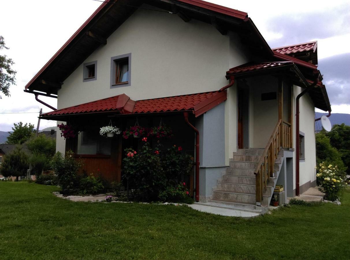 House Sara Apartamento Korenica Exterior foto